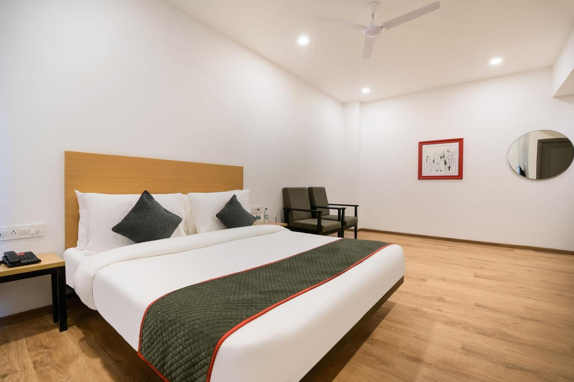 Hotel Townhouse The Awadh Airport Near Chaudhary Charan Singh International Airport Bijnaur Exterior foto